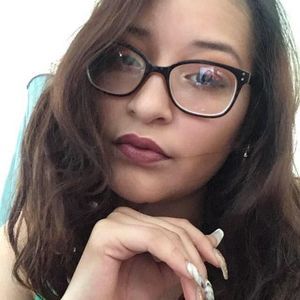 Meet your Posher, Claudia